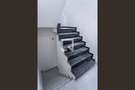 Escada de casa à venda com 3 quartos, 140m² em Vila Bonilha, São Paulo