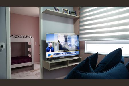 Sala de apartamento para alugar com 2 quartos, 36m² em Vila das Bandeiras, Guarulhos