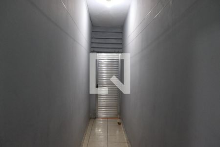 Corredor de casa para alugar com 2 quartos, 250m² em Parque dos Camargos, Barueri