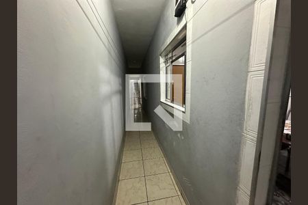 Corredor de casa para alugar com 2 quartos, 250m² em Parque dos Camargos, Barueri