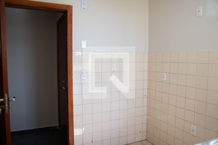 Cozinha e Área de Serviço de apartamento para alugar com 2 quartos, 65m² em Setor Goiânia 2, Goiânia
