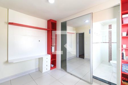 Casa à venda com 3 quartos, 138m² em Vila Constança, São Paulo