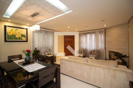 Sala de casa de condomínio à venda com 4 quartos, 195m² em Portal dos Gramados, Guarulhos