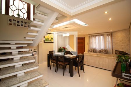 Sala de casa de condomínio à venda com 4 quartos, 195m² em Portal dos Gramados, Guarulhos