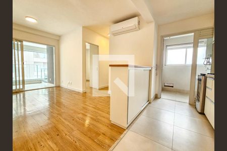 Sala de apartamento para alugar com 2 quartos, 63m² em Jardim Caravelas, São Paulo