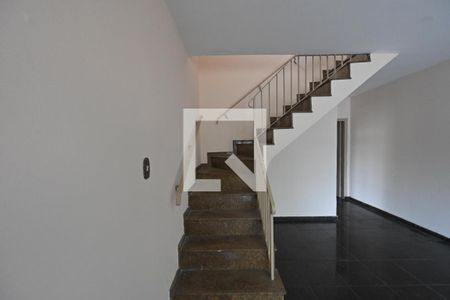 Escadas de casa à venda com 4 quartos, 121m² em Planalto Paulista, São Paulo
