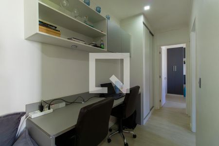 Corredor de apartamento para alugar com 2 quartos, 48m² em Chácara Tropical (caucaia do Alto), Cotia