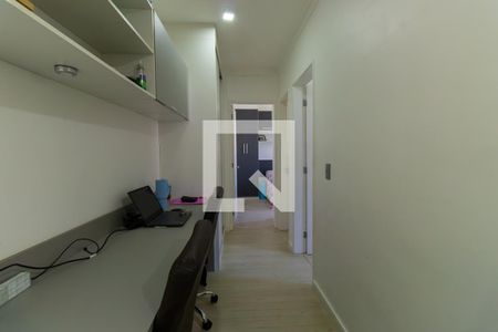 Corredor de apartamento para alugar com 2 quartos, 48m² em Chácara Tropical (caucaia do Alto), Cotia