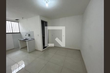 Sala/Quarto/Cozinha de casa para alugar com 1 quarto, 25m² em Engenho de Dentro, Rio de Janeiro