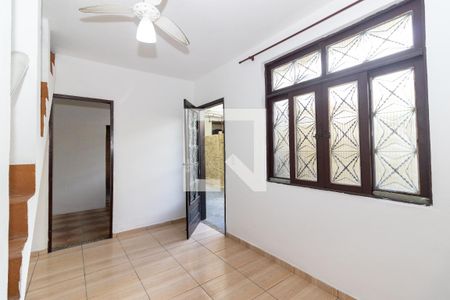 Sala de casa para alugar com 2 quartos, 60m² em Rocha Miranda, Rio de Janeiro