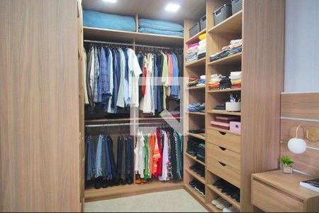 Closet da suíte de casa para alugar com 3 quartos, 128m² em Vicentina, São Leopoldo