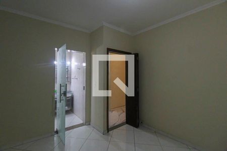 Casa à venda com 4 quartos, 256m² em Jardim Santa Teresinha, São Paulo