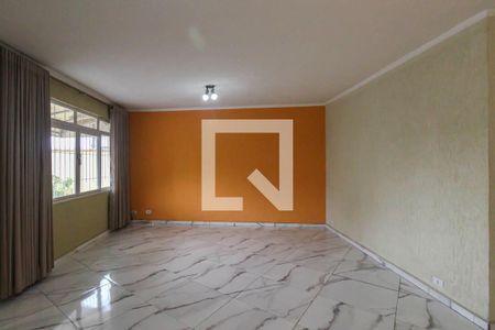 Casa à venda com 4 quartos, 256m² em Jardim Santa Teresinha, São Paulo