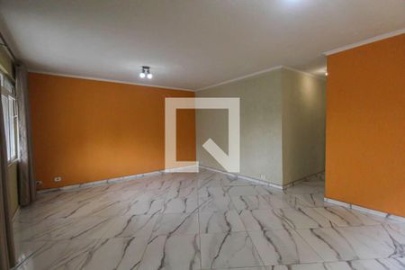 Casa à venda com 4 quartos, 256m² em Jardim Santa Teresinha, São Paulo