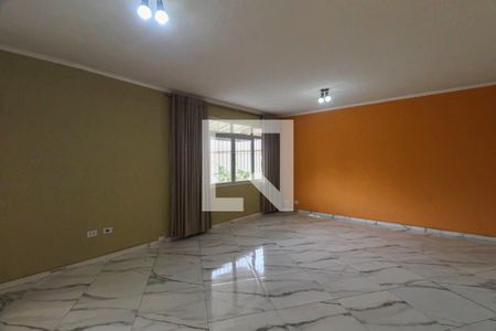 Casa à venda com 4 quartos, 256m² em Jardim Santa Teresinha, São Paulo