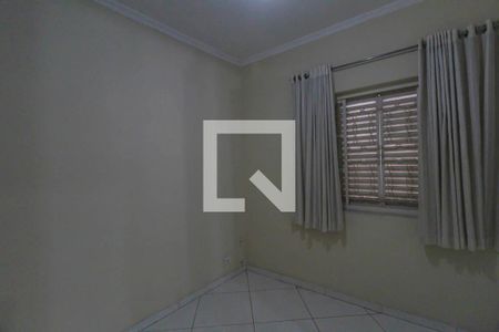 Casa à venda com 4 quartos, 256m² em Jardim Santa Teresinha, São Paulo