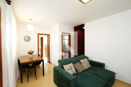 Sala de apartamento para alugar com 2 quartos, 85m² em Nova Suíça, Belo Horizonte