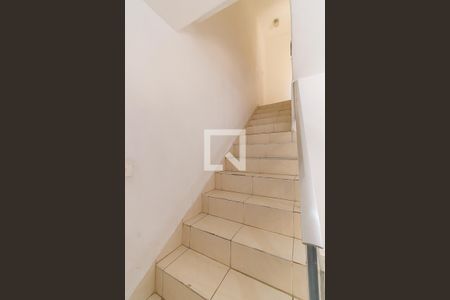 Escada de casa à venda com 2 quartos, 135m² em Vila Tolstoi, São Paulo