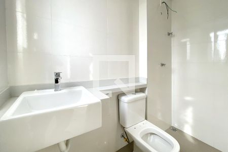 Banheiro da Suíte 1 de apartamento à venda com 3 quartos, 155m² em Sagrada Família, Belo Horizonte