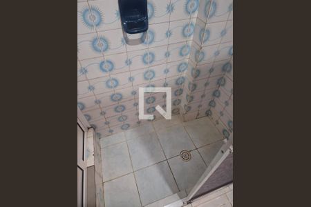 Banheiro  de apartamento à venda com 1 quarto, 30m² em Santana, Porto Alegre