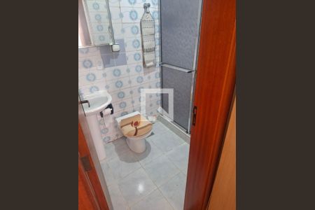 Banheiro  de apartamento à venda com 1 quarto, 30m² em Santana, Porto Alegre
