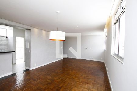Sala de apartamento à venda com 2 quartos, 80m² em Coração Eucarístico, Belo Horizonte