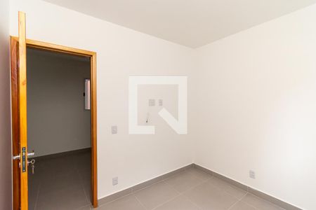 Quarto 1 de apartamento para alugar com 2 quartos, 41m² em Vila Paulo Silas, São Paulo