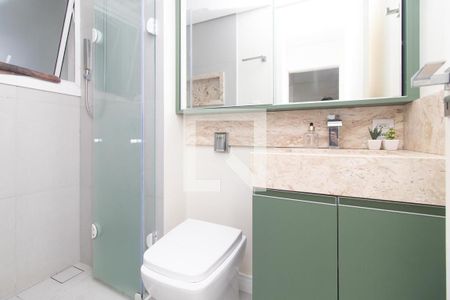 Banheiro de apartamento à venda com 1 quarto, 43m² em Cristal, Porto Alegre