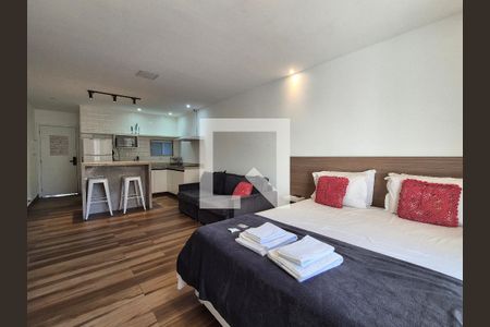 Casa de Condomínio para alugar com 8 quartos, 200m² em Recreio dos Bandeirantes, Rio de Janeiro