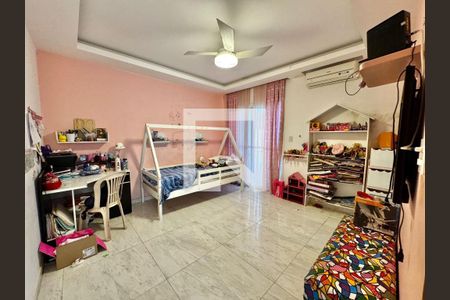 Casa à venda com 8 quartos, 261m² em Jardim Sulacap, Rio de Janeiro