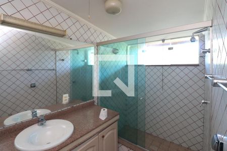 Banheiro da Suíte de casa à venda com 4 quartos, 284m² em Jardim Leonor Mendes de Barros, São Paulo
