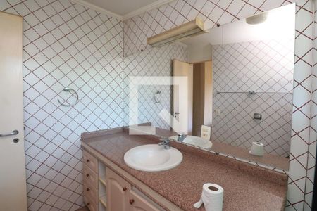 Banheiro da Suíte de casa à venda com 4 quartos, 284m² em Jardim Leonor Mendes de Barros, São Paulo