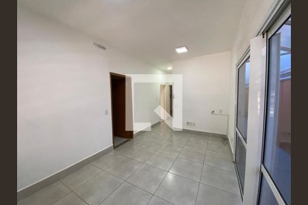Foto 01 de casa para alugar com 2 quartos, 361m² em Parque Industrial, Campinas