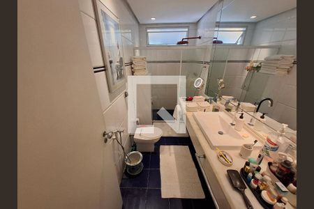 Banheiro  de apartamento à venda com 1 quarto, 106m² em Flamengo, Rio de Janeiro