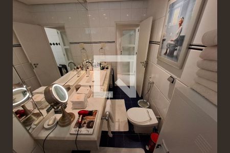 Banheiro  de apartamento à venda com 1 quarto, 106m² em Flamengo, Rio de Janeiro