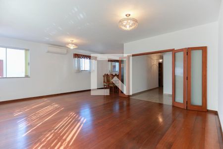 Sala de estar e lareira de casa à venda com 4 quartos, 411m² em Santana, São Paulo