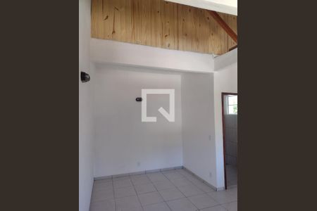 Sala / Quarto de casa para alugar com 1 quarto, 40m² em Itaipu, Niterói