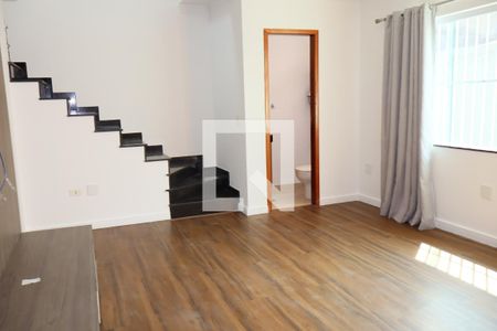 Sala de casa para alugar com 2 quartos, 80m² em Vila Lucia, São Paulo