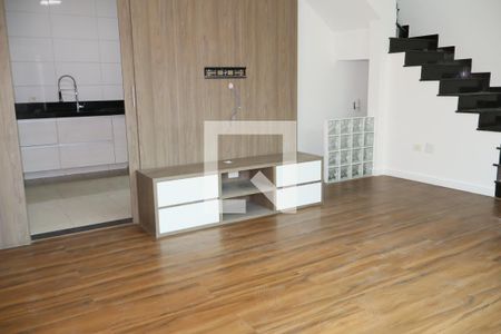 Sala de casa para alugar com 2 quartos, 80m² em Vila Lucia, São Paulo