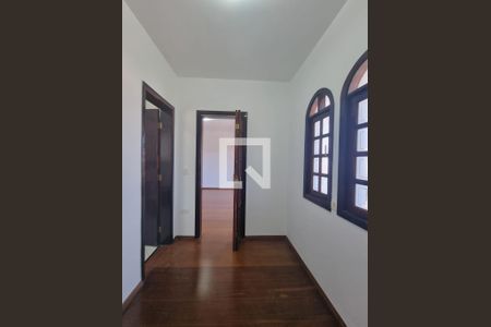 Corredor de casa à venda com 3 quartos, 219m² em Vila Jordanopolis, São Bernardo do Campo
