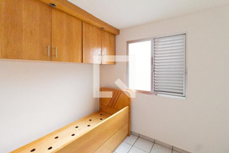 Quarto 2 de apartamento para alugar com 2 quartos, 41m² em Remédios, Osasco