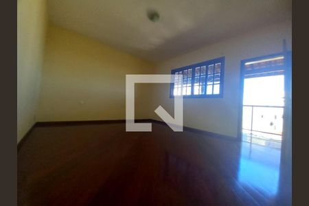 Casa à venda com 3 quartos, 260m² em Pirajá, Belo Horizonte