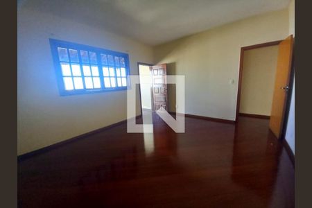 Casa à venda com 3 quartos, 260m² em Pirajá, Belo Horizonte