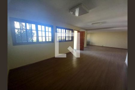 Casa à venda com 3 quartos, 260m² em Pirajá, Belo Horizonte