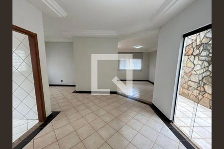Sala de casa para alugar com 4 quartos, 160m² em Vigilato Pereira, Uberlândia