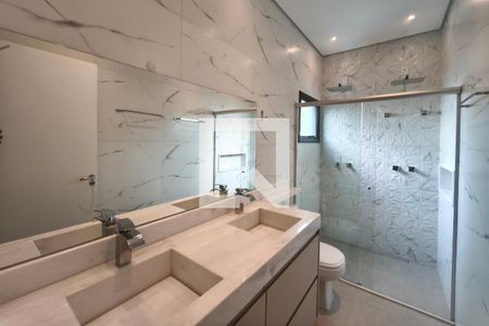 Banheiro Suíte de casa de condomínio para alugar com 4 quartos, 210m² em Swiss Park, Campinas