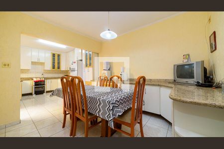 Casa à venda com 5 quartos, 237m² em Vila Aquilino, Santo André