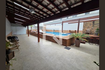 Piscina de casa para alugar com 2 quartos, 250m² em Princesa, Praia Grande