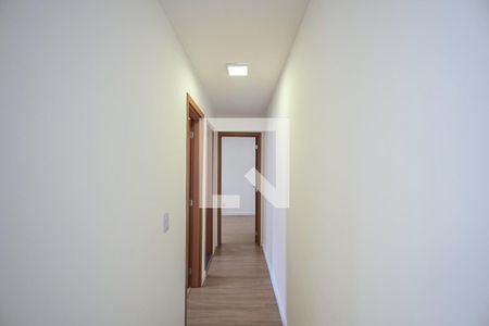 Corredor de apartamento para alugar com 2 quartos, 44m² em Vila Suzana, São Paulo