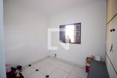 Quarto 2 de casa à venda com 6 quartos, 180m² em Parque Maracana, Contagem
